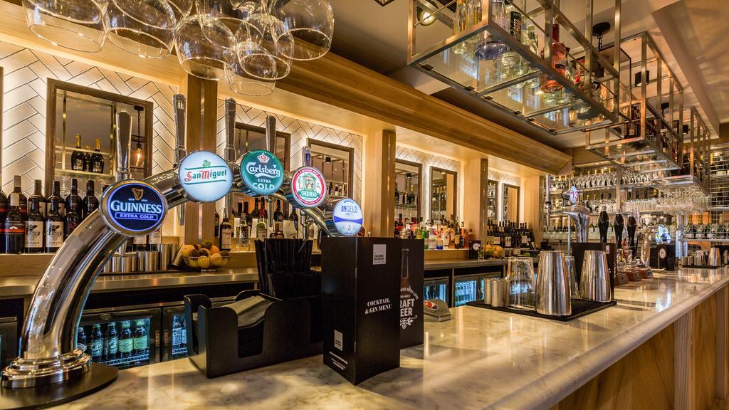 The Three Swans Hotel, Hungerford, Berkshire Екстер'єр фото
