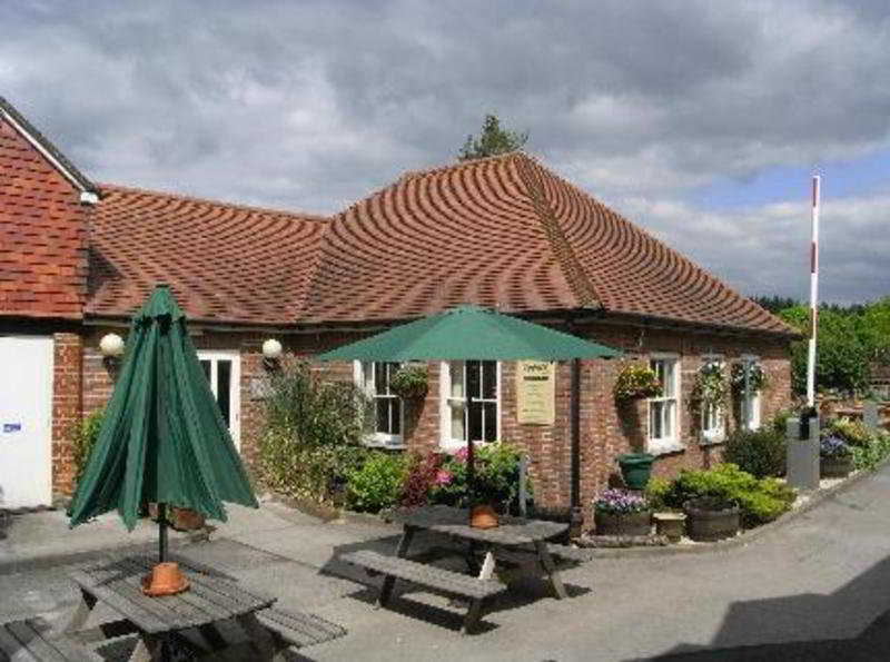 The Three Swans Hotel, Hungerford, Berkshire Екстер'єр фото